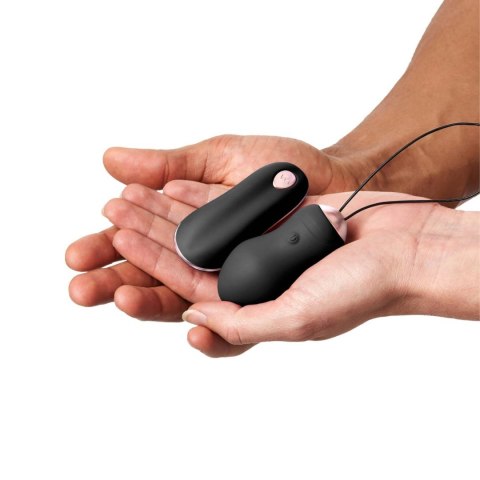 Addicted Remote Control Rechargeable Love Egg Vibrator So Divine - Boys of Toys Sp. z o.o. (dystrybutor) Addicted Remote Control Rechargeable Love Egg Vibrator So Divine - Boys of Toys Sp. z o.o. (dystrybutor)